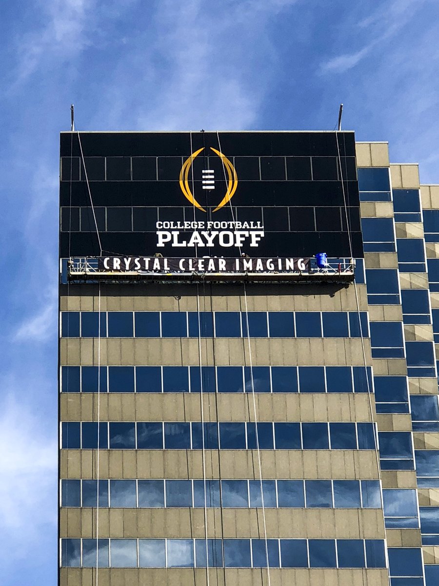 CCI_Productions's tweet photo. New Orleans' skyline looks a bit different ...👀🏈🤘
Building Wraps ✔️! We're proud of our work and the team that makes it all happen!!💪
What can @CCImagingNOLA do for you?
#MadebyCCI #LSUvsCLEM #CFP https://t.co/YLCjNkRzi0