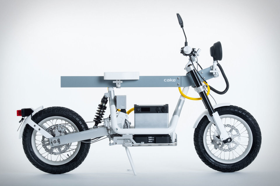 yotlot_official's tweet photo. Cake OSA Electric Bike | YotLot https://t.co/Vgr7OxJgEv This Swedish electric bike is simply perfect for runs around the marina or into town for supplies. There are a number of electric bikes coming on..More at https://t.co/ApaQYrAIJf #electricbike #cakeosa #marinalife #boatlife https://t.co/KLThlftwHU