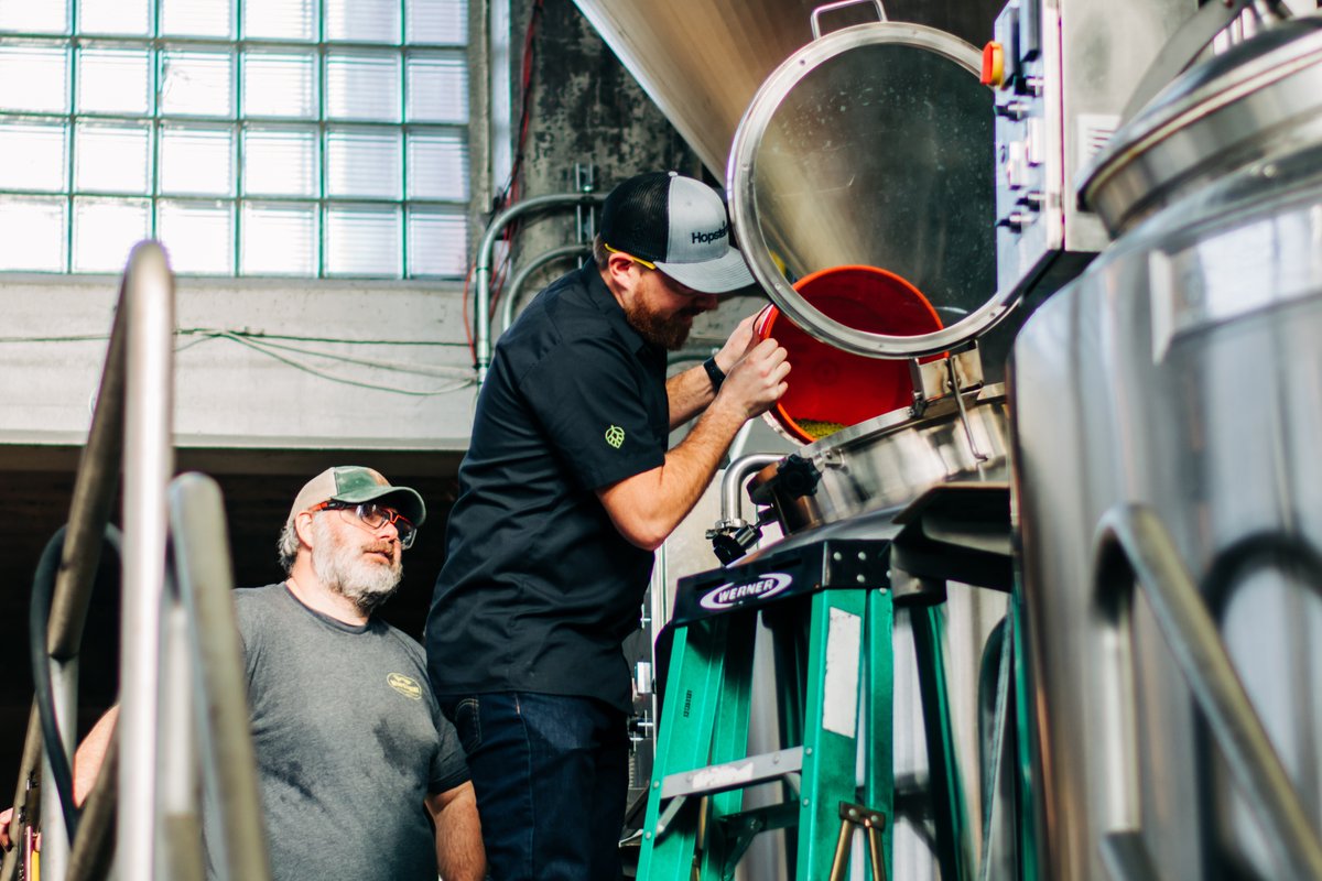 WarpedWing's tweet photo. Earlier this week Paul from @Hopsteiner came out to brew with us. We brewed with their #Sultana hop variety which has strong pineapple, pine, and bright citrus notes. We can't wait to try this one - stay tuned for more details on that! 🍻
#warpedwing #hopsteiner #collaboration https://t.co/UbsAQtt23P
