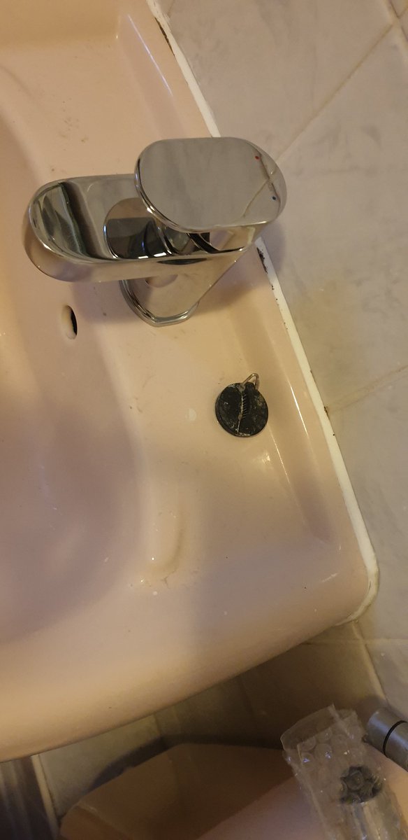 adrian_plumbing's tweet photo. Very good tools @Nerrad_Tools helping  me to replace some tired taps with these beautiful @BristanPro taps https://t.co/4gS8GcnUrO