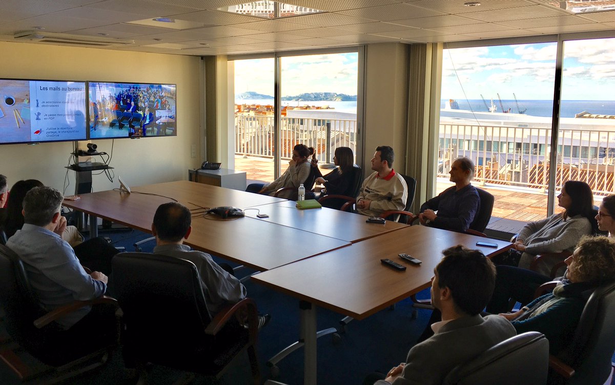 BNPPLeasingFR's tweet photo. On consomme 20 fois moins d'énergie en wifi plutôt qu'en 4G ! Conférence "Green et connectés" animée par @macepeiretti aujourd'hui auprès de nos collaborateurs de Nanterre, Marseille et Nancy pour comprendre l'impact de la pollution numérique et adopter de bonnes pratiques. https://t.co/4D3jNQOaAx
