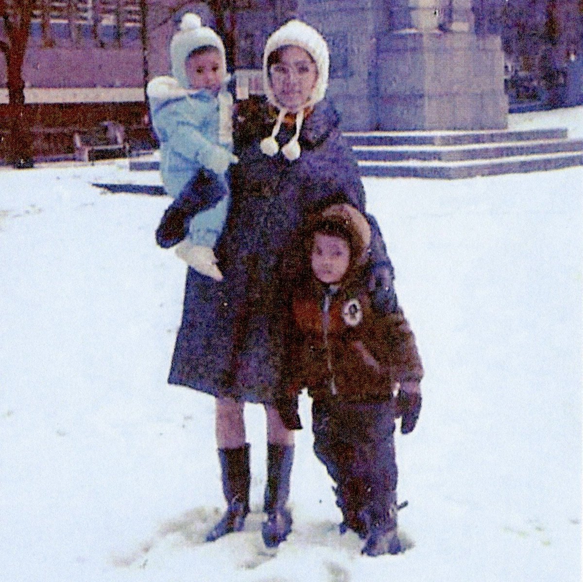Pier21's tweet photo. Dolores and her sons, Ismael and Edrido, enjoying their first Canadian winter at Grand Parade in Halifax, c. 1969. (Image: DI2017.853.7 from our collection.)
#FirstCanadianWinter https://t.co/HST2JGjdW5