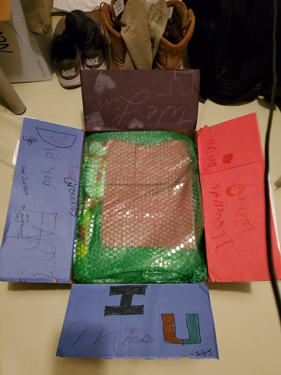 mrgucci305's tweet photo. After about a month, I finally got my morale package from my fam. S/o to @Mizzgucci13. You the real MVP. #DeploymentProblems https://t.co/4dEnYAztJa