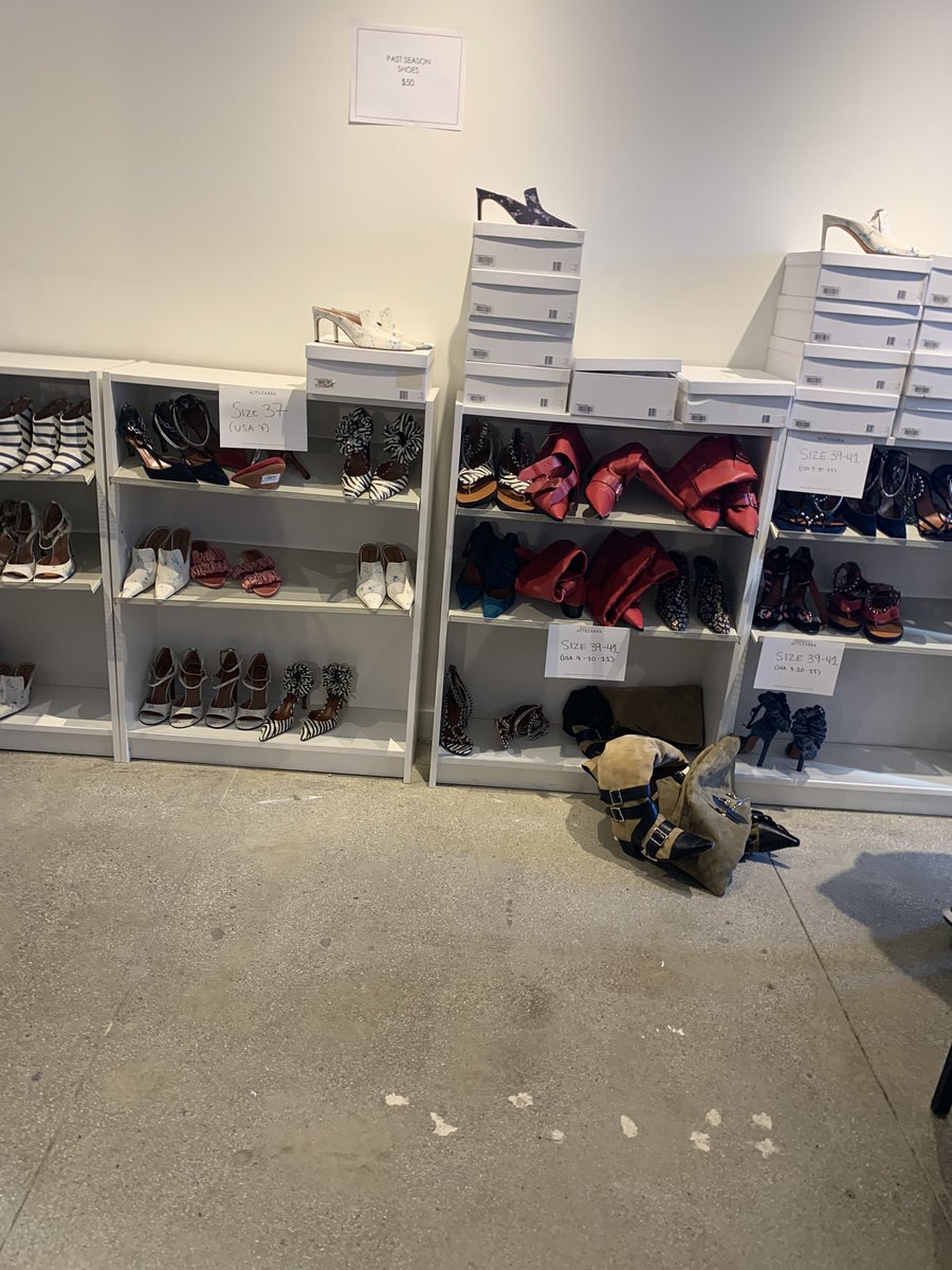 ny_samplesale's tweet photo. Checked #Altuzarra sample sale. Rate4/5. One of my favorite sales of year. Same price like last year and more selections. Lots of this season’s collections and bags. Many  people are here already. @233broadway https://t.co/YTOc2X4ypR