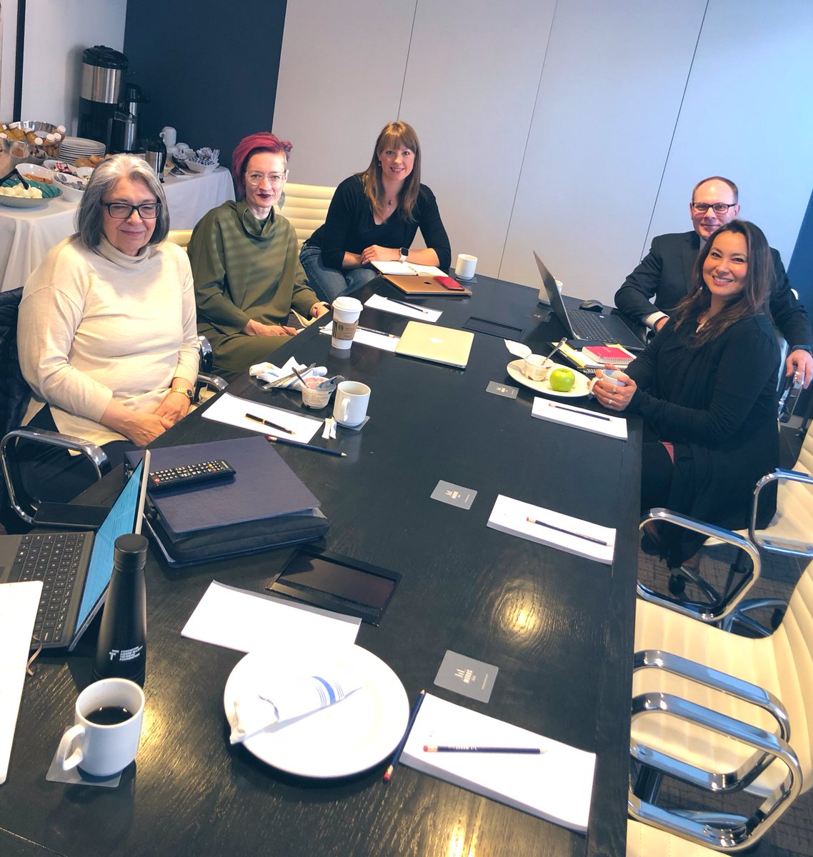phaedradsr's tweet photo. A bright and early kickoff with some of the @fdnPETF 2019 Fellows and Mentors before we divide and conquer day 1 of site visits and meetings #PETFInstitutes #PETFproud #powerandknowledge https://t.co/mIATxFPiBV