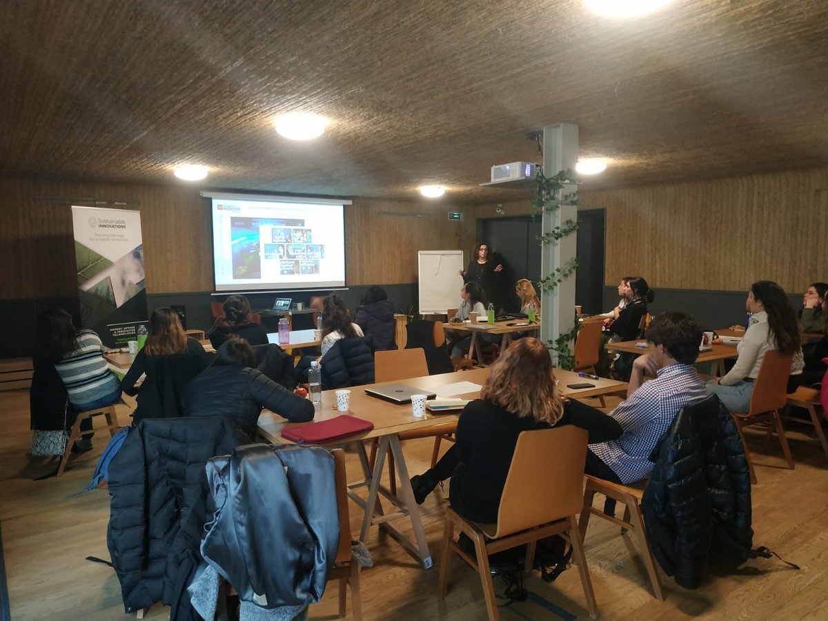 madrimasd's tweet photo. Hoy nuestra compañera @reyessansegundo ha participado del programa internacional “Green Transformation” gracias a @SustainableInnE para formar a los futuros líderes en sostenibilidad. Han hablado sobre #innovacion, sobre la @een_Madrid y sobre el futuro de los fondos europeos https://t.co/fteQCtAjOw