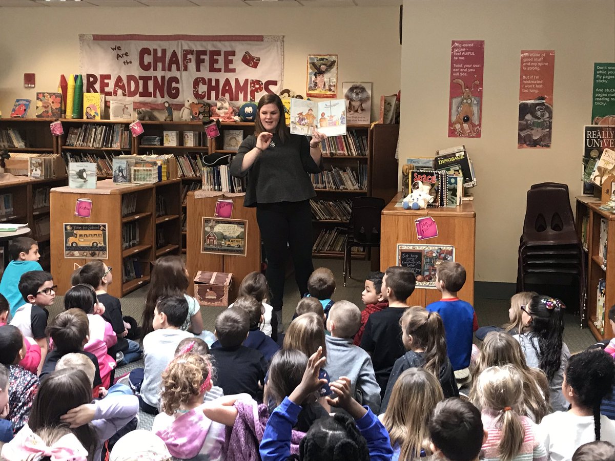 Author Kate Hanscom came to Chaffee to visit us today! She shared her children’s books and talked to us about writing and being an author! Thank you, Kate!! 📚♥️