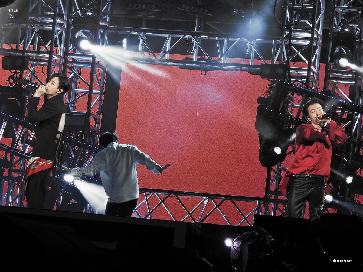 11dot6percent's tweet photo. 191231 D&amp;E 2020台北跨年 

in Taipei .

#Eunhyuk #Donghae #Donghae #SUPERJUNIOR #DnE #은혁 #동해 #슈퍼주니어
@AllRiseSilver  @donghae861015 https://t.co/EoXnfRq32U