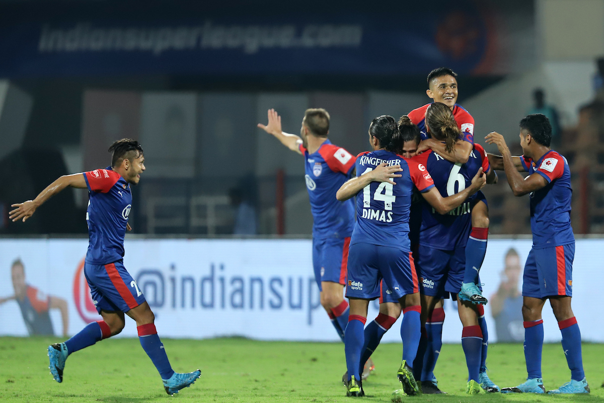 KhelNow's tweet photo. Comfortable win for @bengalurufc against @JamshedpurFC , thanks to goals Erik Paartalu and Sunil Chhetri.

In the I-League, @ChennaiCityFC have clinched a thrilling 2-3 victory against @GokulamKeralaFC  .

#HeroISL #BENJAM #IndianFootball https://t.co/56Q9iOxHVV