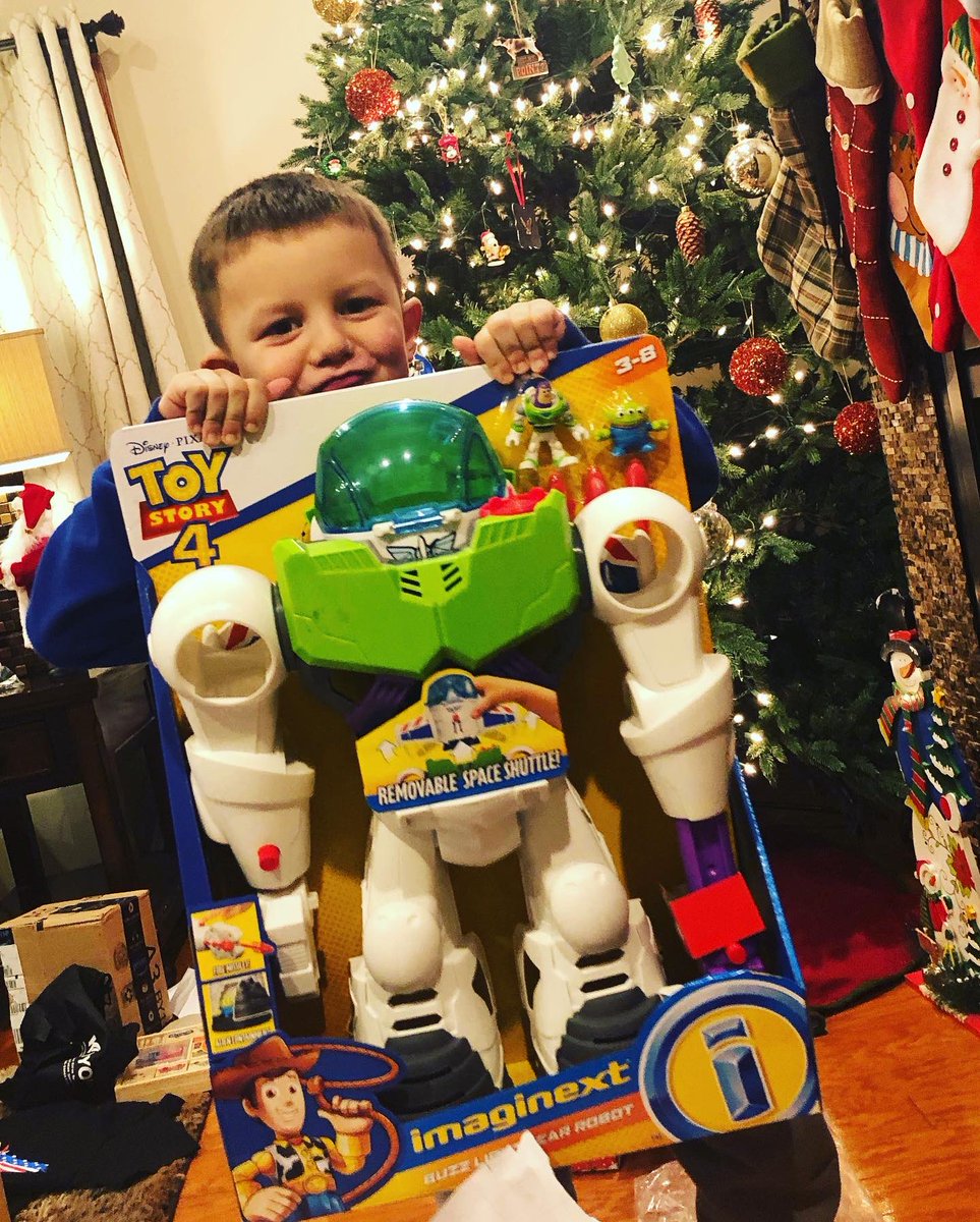 codeofsupport's tweet photo. #CodeofSupport launched a #HolidayGiftProgram for #militaryfamilies across the country! Through the generosity of @greatfallsbob and numerous donors, we were able to support 53 families, which totaled 237 #militarychildren! •
Wow - check out those smiles! 🎁 https://t.co/3zrSPRI5LE