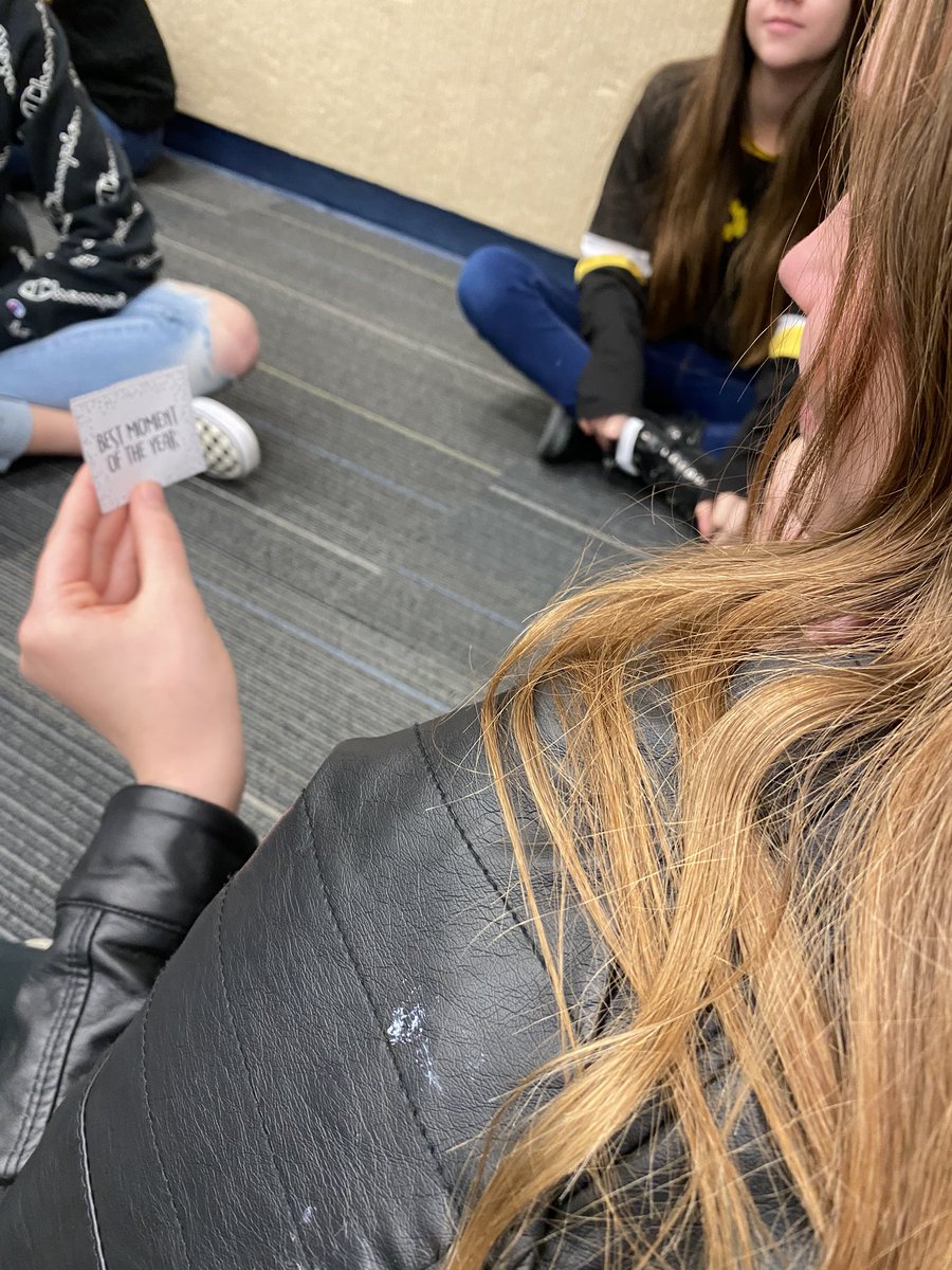 FalcoAdriane's tweet photo. Team building with a new group of choir students by reflecting on 2019!  Can’t wait to make some music with this group in 2020!  @ITMSCougars @olatheschools https://t.co/ZR4bXQauCy