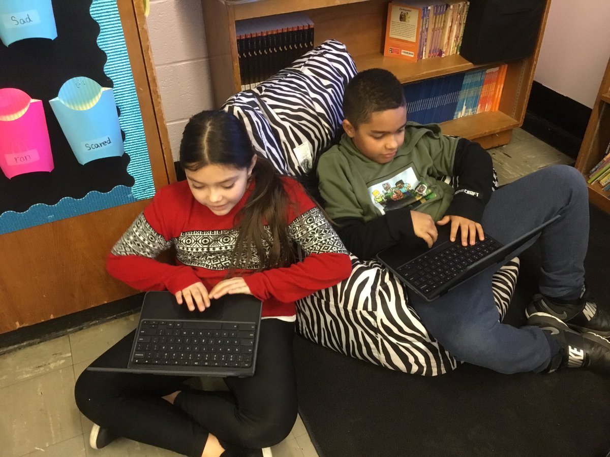 Mrs4DiMeo's tweet photo. Working together to score “What a Game” Narrative. #writingcity #vippartners ✏️💯 @25Lafayette https://t.co/TPtt9tvhst