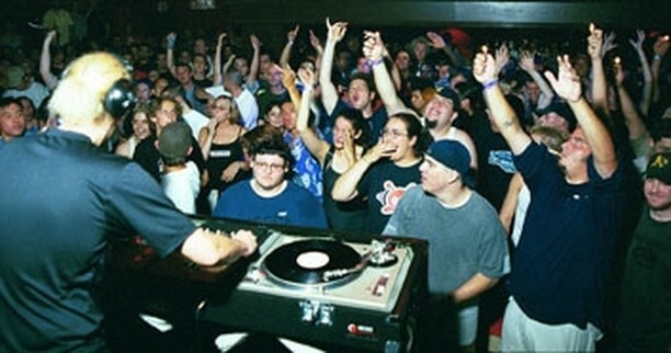 johnbbeta's tweet photo. #TBT John B - Databass - LA c.2000ish
One of those gigs I won't ever forget, such a wonderful time for D&B in the USA, and for me. Big up if you were there!
#dnb #dj #johnb #LA #databass #rave #vinl https://t.co/qwVPntcNj7 https://t.co/xtLfpfdcdD