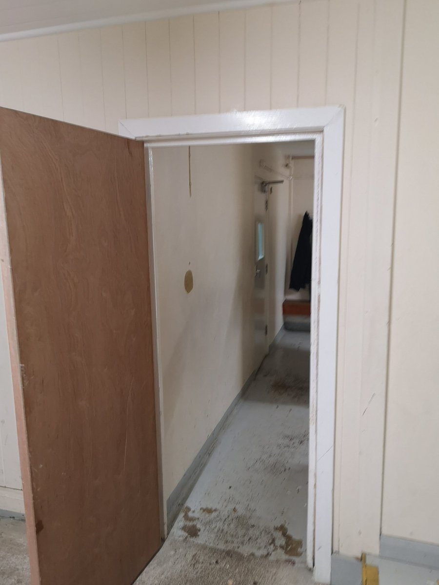 LazyEye_0's tweet photo. @mintyrigden Hahah me installing a door were one wasnt https://t.co/pn3RtKGtG1