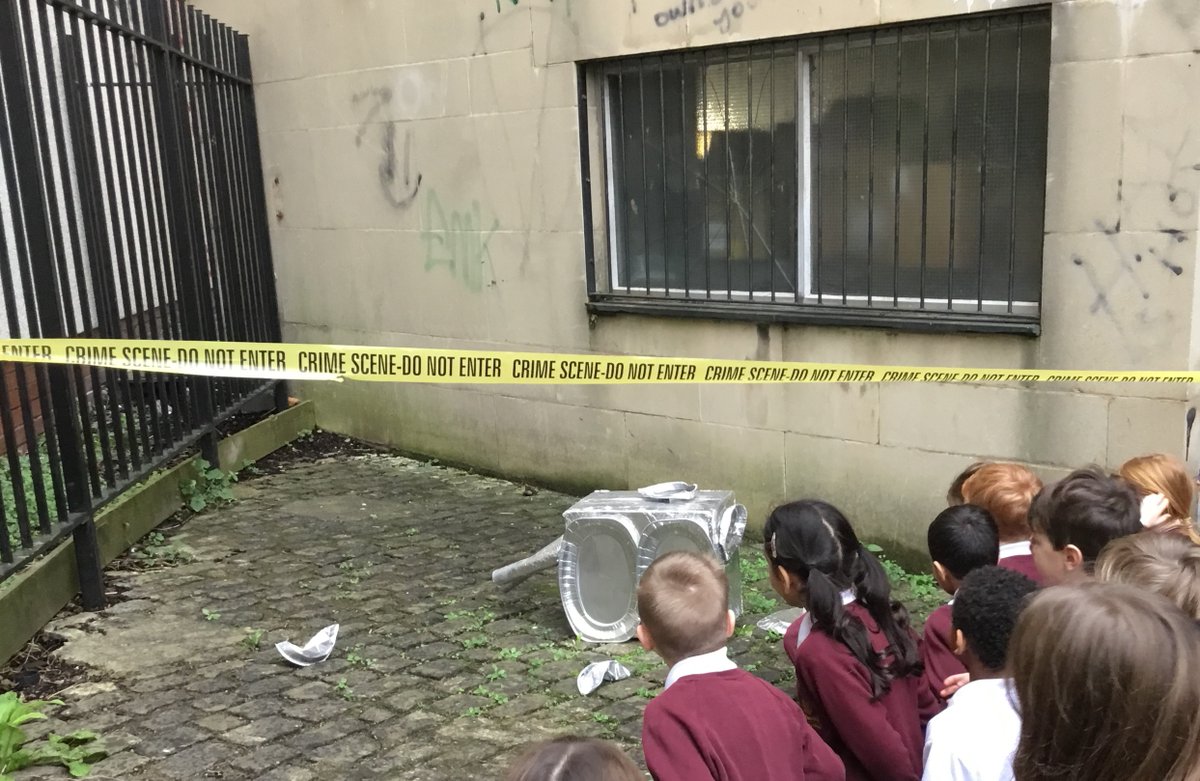 PrimaryBristol's tweet photo. Something strange appeared outside the school this week and Year 2 were the perfect people to investigate! We weren't sure if it was a spaceship, a satellite or maybe even a giant voice recorder! In fact it was part of the crashed UFO belonging to Beegu! https://t.co/lKGmqnUqs9