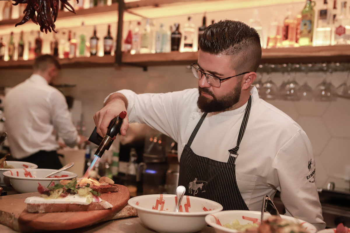 ES REBOST· Restaurant tweet media