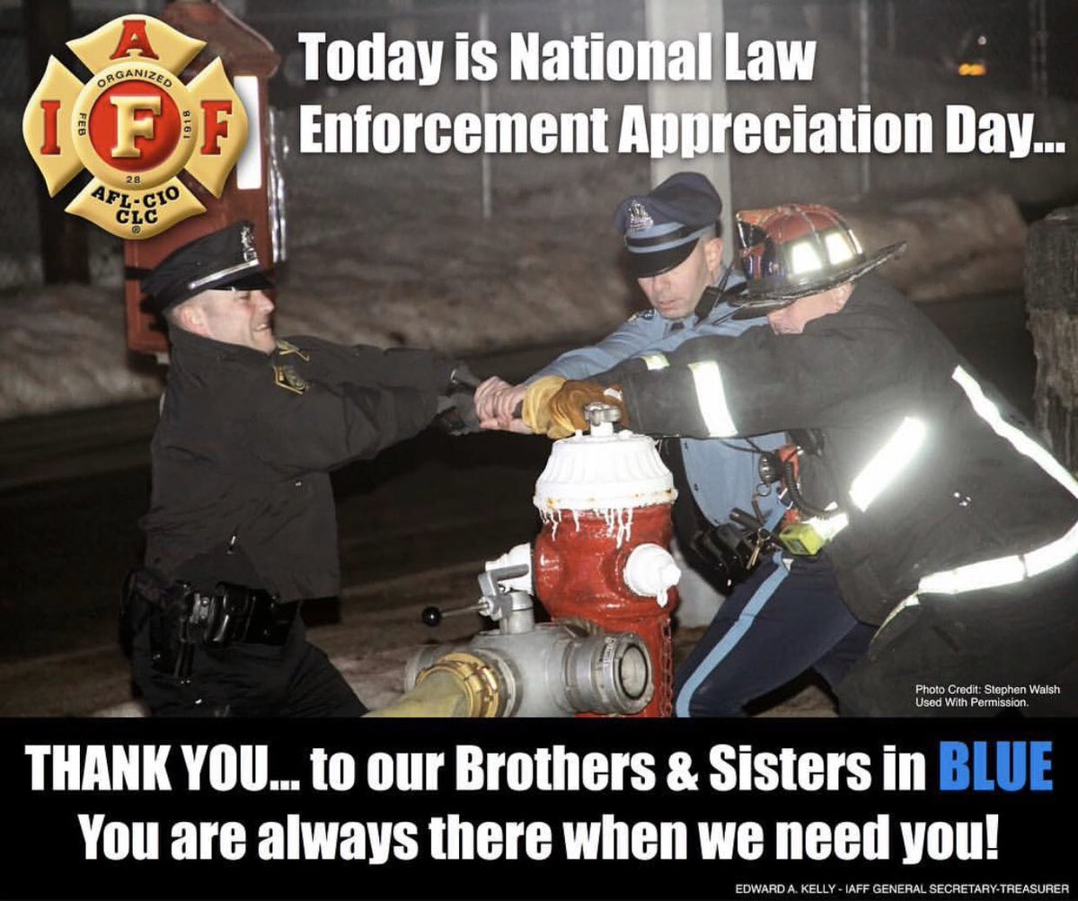 RocklandFire's tweet photo. Today is #LawEnforcementAppreciationDay. Our Brothers & Sisters in blue are ALWAYS there when we need them, & we support them 100%. #RedHonoringBlue #ThinBlueLine #WeNeverForget #Police https://t.co/zpXFsJwQar