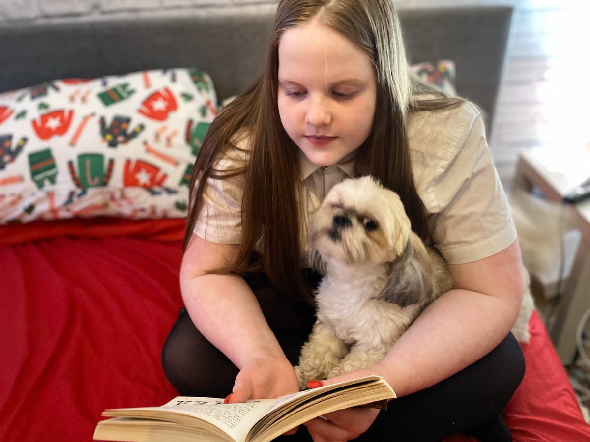 MacvicarHolly's tweet photo. Holly doing the first minesters reading challenge with millie @BankheadGCC 😊#bankhead #firstminster #book https://t.co/3EzVZBD3rX