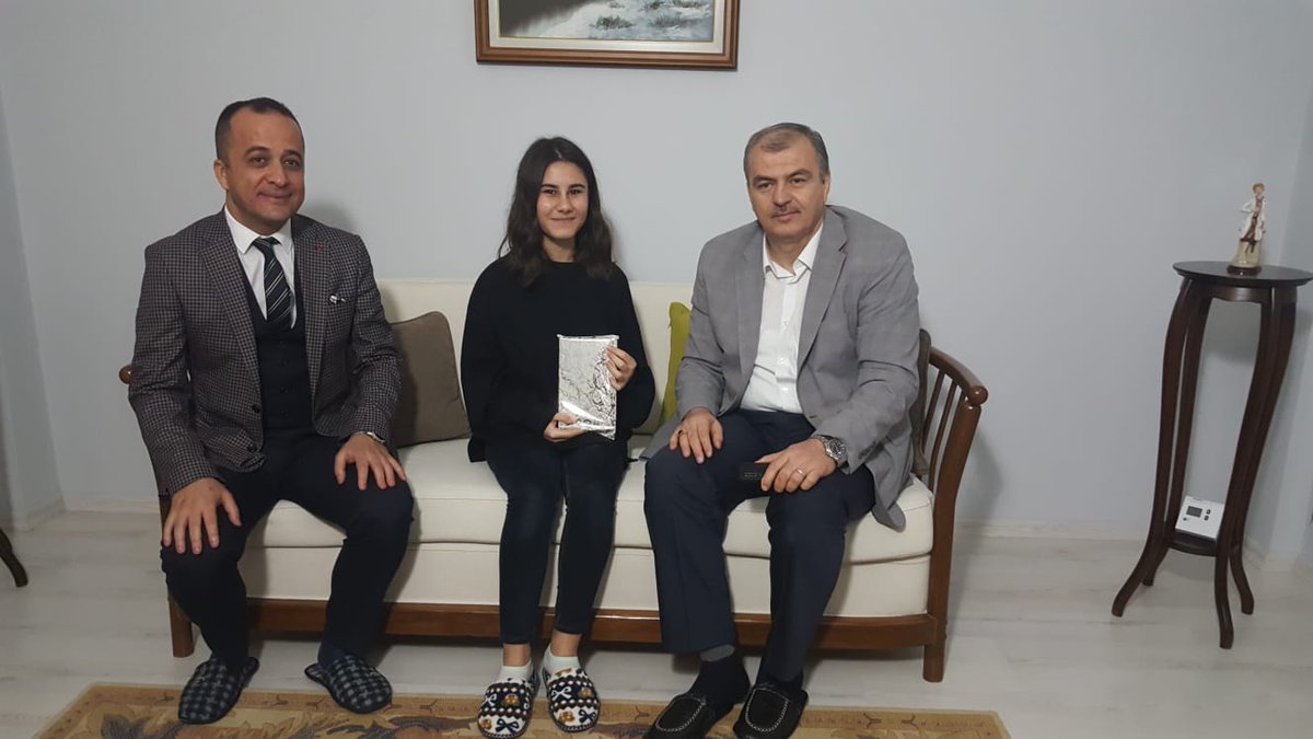 Aydin_MEM's tweet photo. #ÇayımızıSohbetleKarıştıralım diyerek yola çıktığımız veli ziyaretlerinde İl Millî Eğitim Müdürümüz Sn. @seyfullah0966 Aydın Sosyal Bil. Lisesi öğrencimiz Mina'nın evinde...
@tcmeb @ziyaselcuk @mebailesi2023 @hmzaydg @safran1958 @cemgencoglu @okancbn @adnanboyaci https://t.co/LurvdrODd0