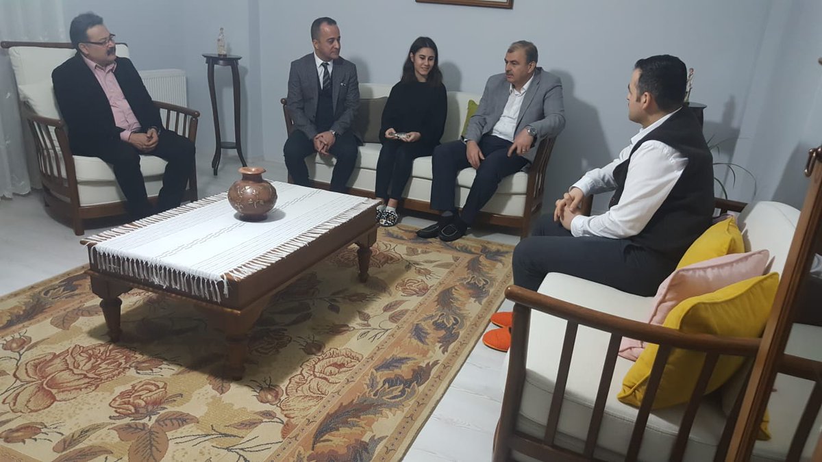 Aydin_MEM's tweet photo. #ÇayımızıSohbetleKarıştıralım diyerek yola çıktığımız veli ziyaretlerinde İl Millî Eğitim Müdürümüz Sn. @seyfullah0966 Aydın Sosyal Bil. Lisesi öğrencimiz Mina'nın evinde...
@tcmeb @ziyaselcuk @mebailesi2023 @hmzaydg @safran1958 @cemgencoglu @okancbn @adnanboyaci https://t.co/LurvdrODd0