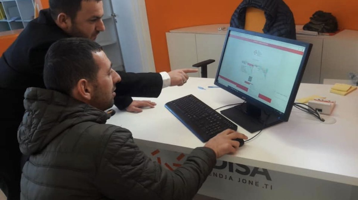 lorin_ymeri's tweet image. ADISA pjesë e #REVOLUCIONIDIGJITAL2020 📲💻 në ofrimin e shërbimeve publike! Tashmë në të gjitha Qendrat ADISA ofrohet asistencë e plotë për qytetarët për 472 shërbime online. #sherbimepublike për #ShqipërinëQëDuam