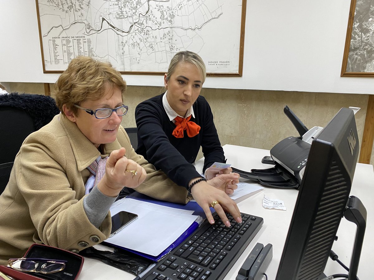 lorin_ymeri's tweet image. ADISA pjesë e #REVOLUCIONIDIGJITAL2020 📲💻 në ofrimin e shërbimeve publike! Tashmë në të gjitha Qendrat ADISA ofrohet asistencë e plotë për qytetarët për 472 shërbime online. #sherbimepublike për #ShqipërinëQëDuam