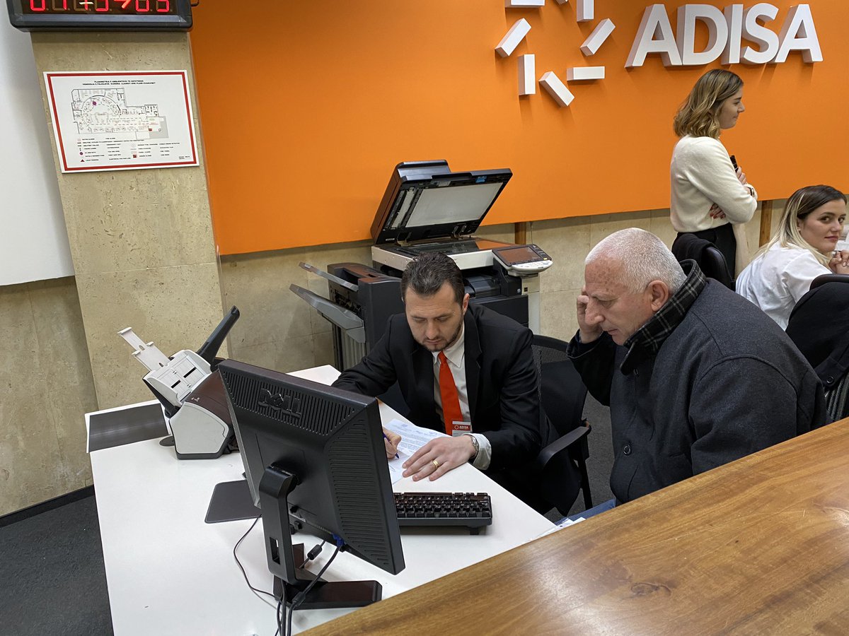 lorin_ymeri's tweet image. ADISA pjesë e #REVOLUCIONIDIGJITAL2020 📲💻 në ofrimin e shërbimeve publike! Tashmë në të gjitha Qendrat ADISA ofrohet asistencë e plotë për qytetarët për 472 shërbime online. #sherbimepublike për #ShqipërinëQëDuam