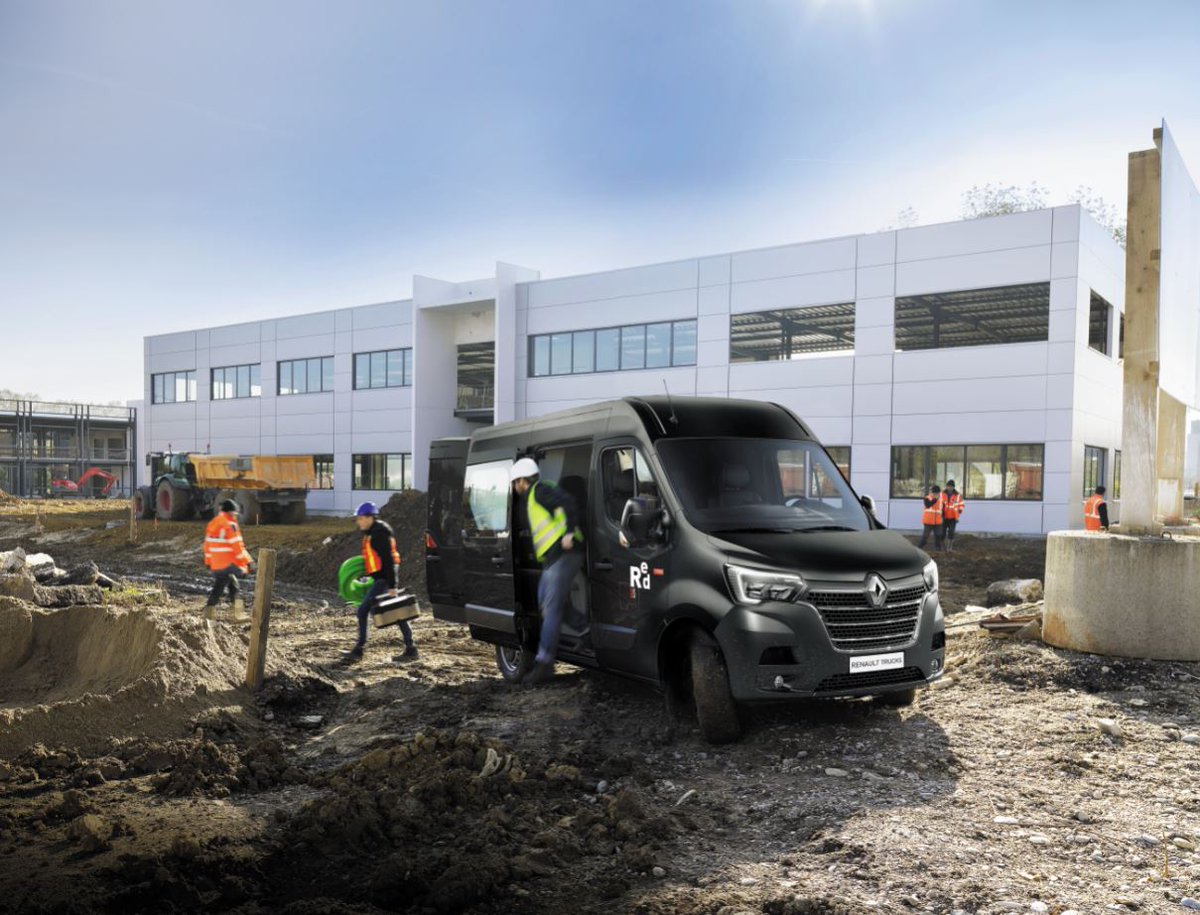 RenaultTrucksUK's tweet photo. The Master Red EDITION. ♦️
Driver's benefit from greater #comfort, greater #efficiency and greater #safety.
Powered by the new #150hp Euro6 Step D-temp and it's also available in the 100% electric Z.E. ⚡️
For more info: https://t.co/ovsXOdpQ84 https://t.co/u3QFEJ6UBq