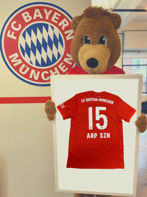 FCBayernUS's tweet photo. 🚨 GIVEAWAY ALERT 🚨 

In Honor of Fiete Arp's birthday this week, Berni is giving away a special #𝘼𝙧𝙥𝙎𝙕𝙉 𝙅𝙚𝙧𝙨𝙚𝙮 and a set of beer glasses! 🍻

Enter to win: 🐻
👍 Like
✌️ Retweet
👇 Reply with #BerniBonanza https://t.co/rf9J4ZtX6t
