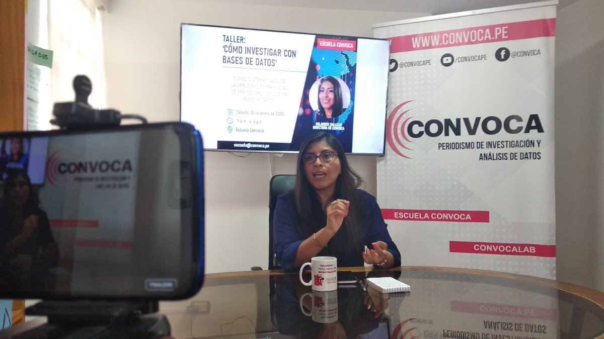 ConvocaRadio's tweet photo. #ENVIVO Ahora, la directora de @ConvocaPe, @milagsalazar, comparte '5 claves para investigar con bases de datos', vía el Facebook Live de @EscuelaConvoca➡https://t.co/5ymFoxZqTx Inscríbete al taller 'Cómo investigar con bases de datos'. https://t.co/OETjdiifYb #PeriodismodeDatos https://t.co/tcTBM7tsII