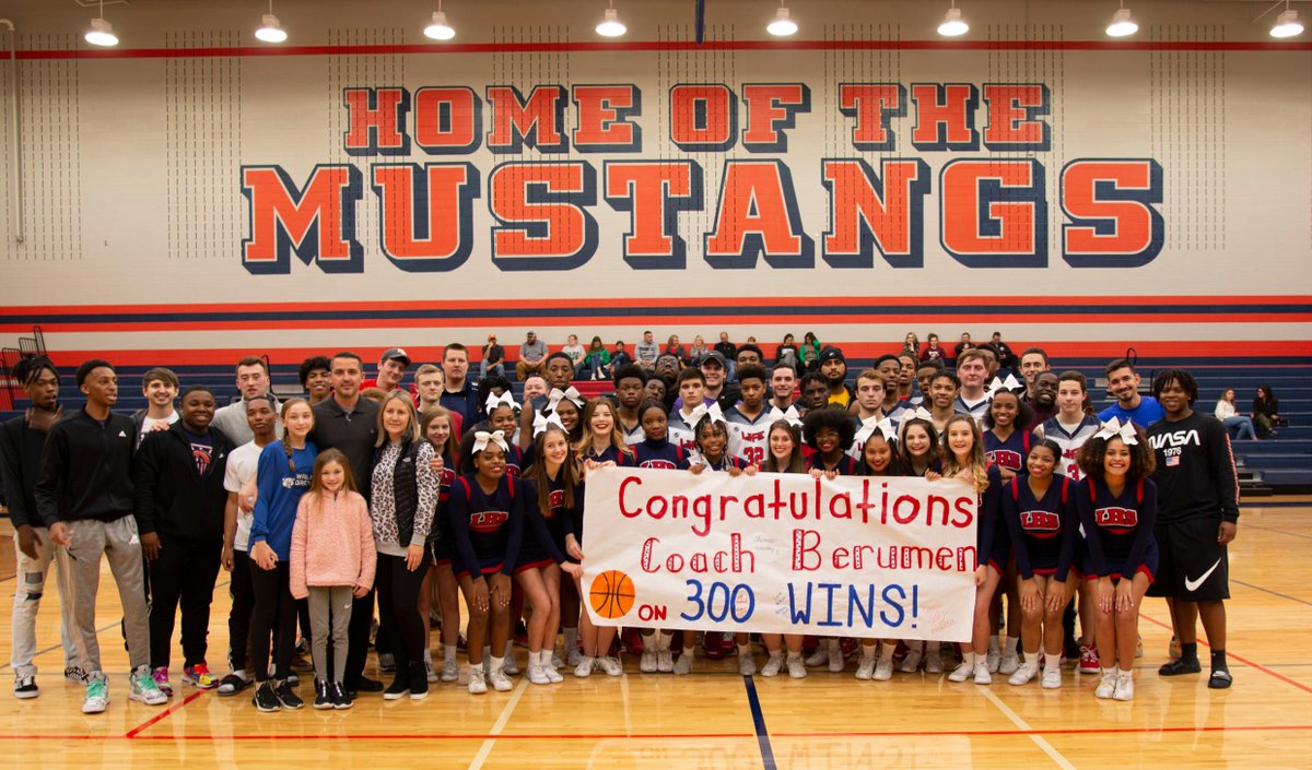 lifeschools's tweet photo. Life High School Waxahachie COACH EARNS 300TH WIN! 🏀

📰 Full Story: https://t.co/ROwIKhyVKk 

#LifeSchool #LHSW #300wins #LifeLeaders https://t.co/8s8OQVM0oJ