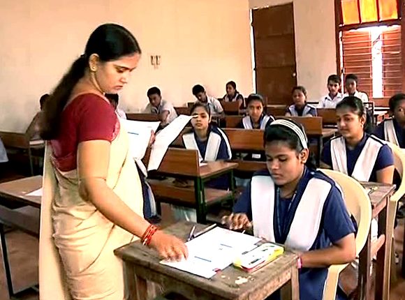 otvnews's tweet image. Re-Up: Odisha Introduces Extra Classes In Schools During Holidays For Weak Students
#ExtraClasses #Matric2020
odishatv.in/odisha/odisha-…