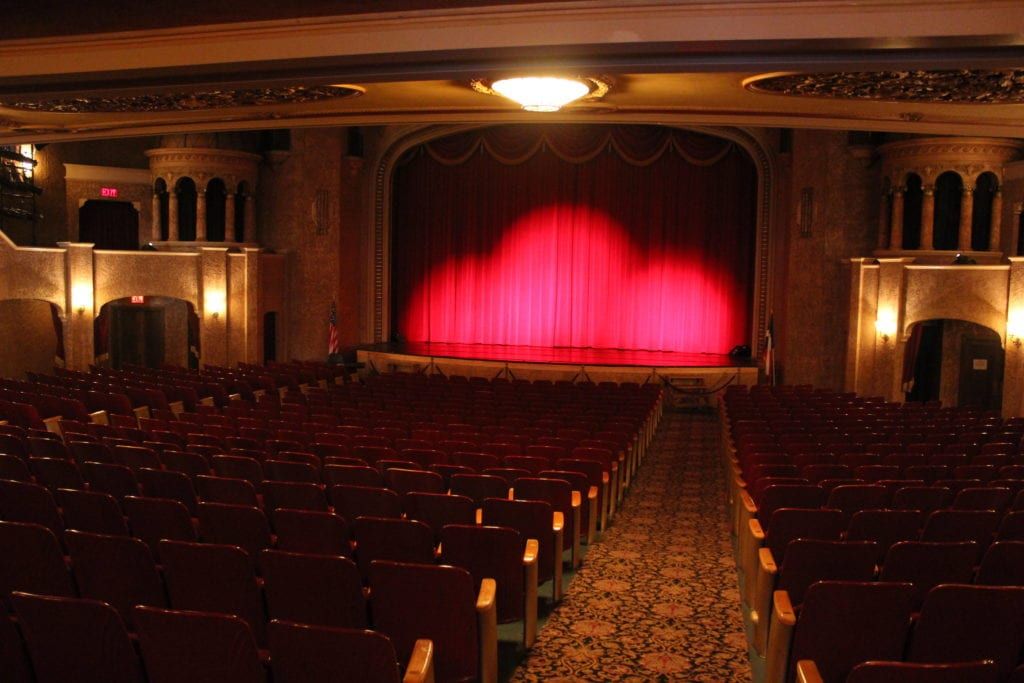 L_H_A_T's tweet photo. 10 Historic Theaters in Texas That Take Us Back in Time #ParamountTheatre #ParamountTheatre #MajesticTheatre #TheTexasTheatre #Grand1894OperaHouse #PalaceTheatre #historictheatre #historictheater #historicoperahouse https://t.co/ACyYGis4oo https://t.co/g5XDmcDd16