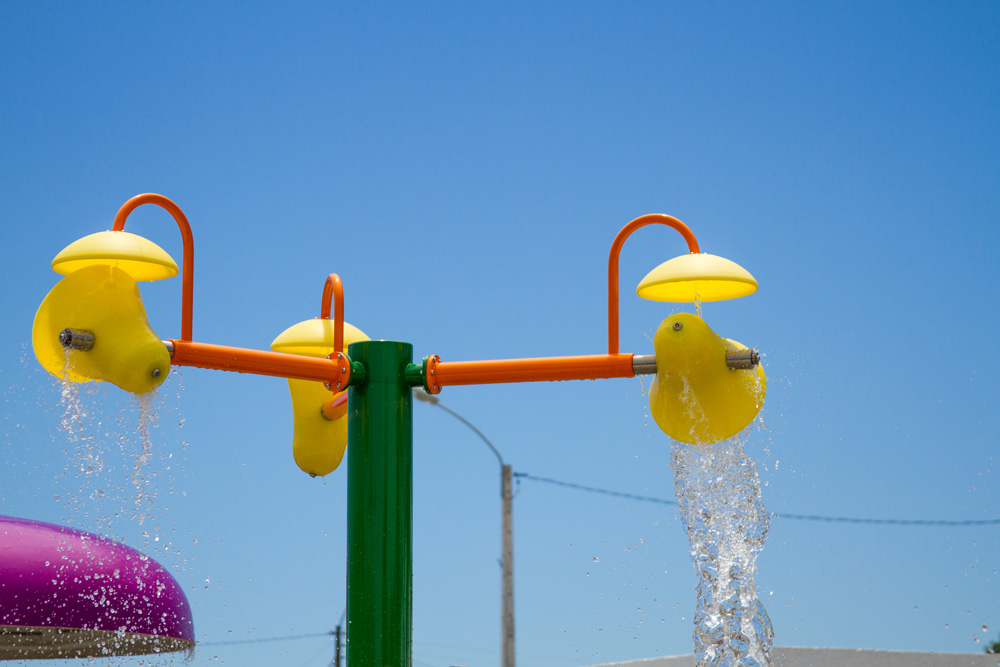 Waterplayers's tweet photo. This #ThrowbackThursday we look at Parque Ribera Bio Bio in Chiguayante, Chile. Brightly coloured #PlayFeatures create a fun, cheerful and welcoming space for everyone in the community regardless of age, ability or socio-economic background. 💦

#TBT #Inclusive #Waterplay https://t.co/9QNPUJX9ft