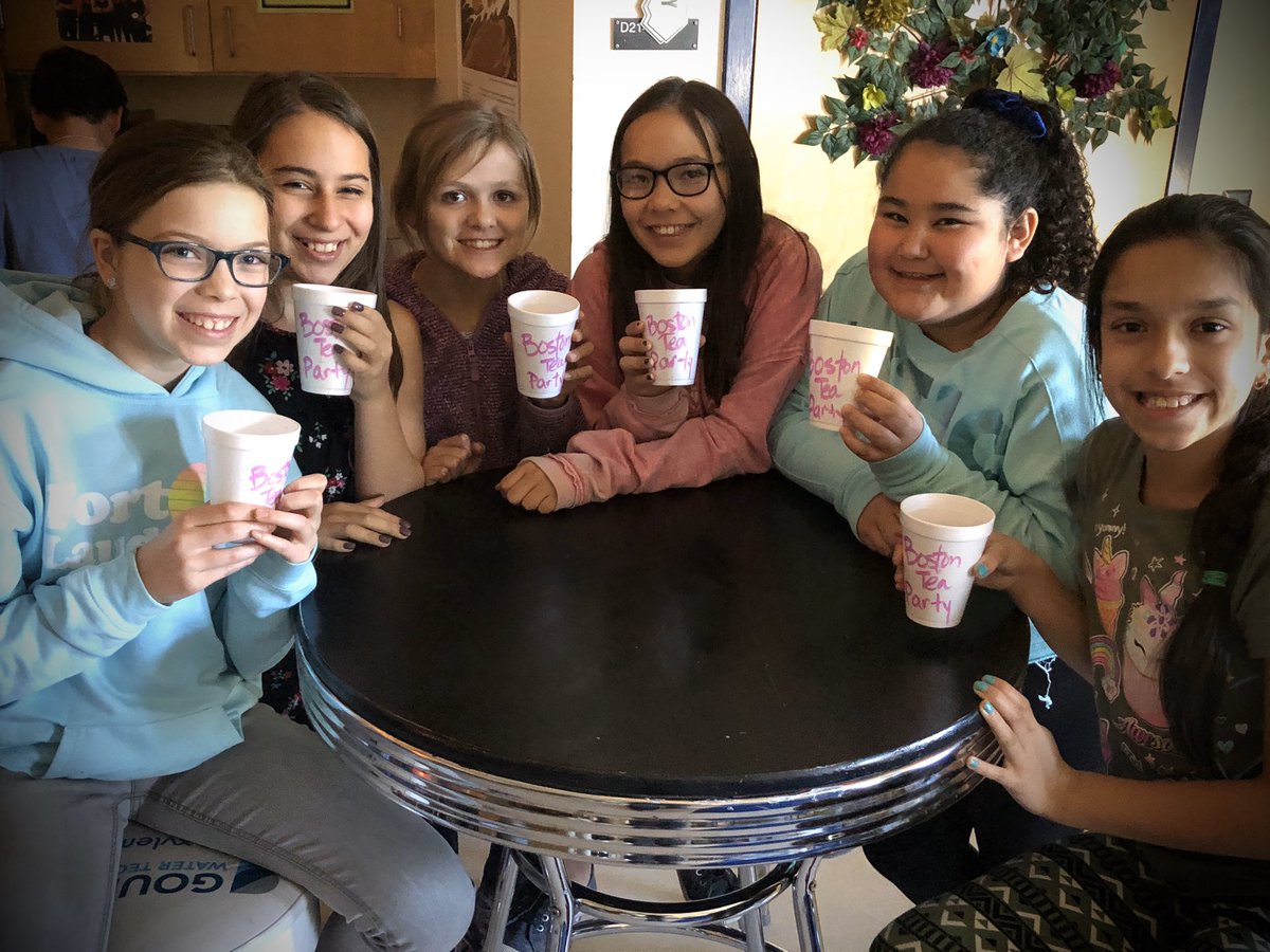 KuentzLeaders's tweet photo. (Tea) Party like it’s 1773 ☕️ #BostonTeaParty #MakeLearningMemorable @NISDElemSS https://t.co/ZNzYFbKj9q