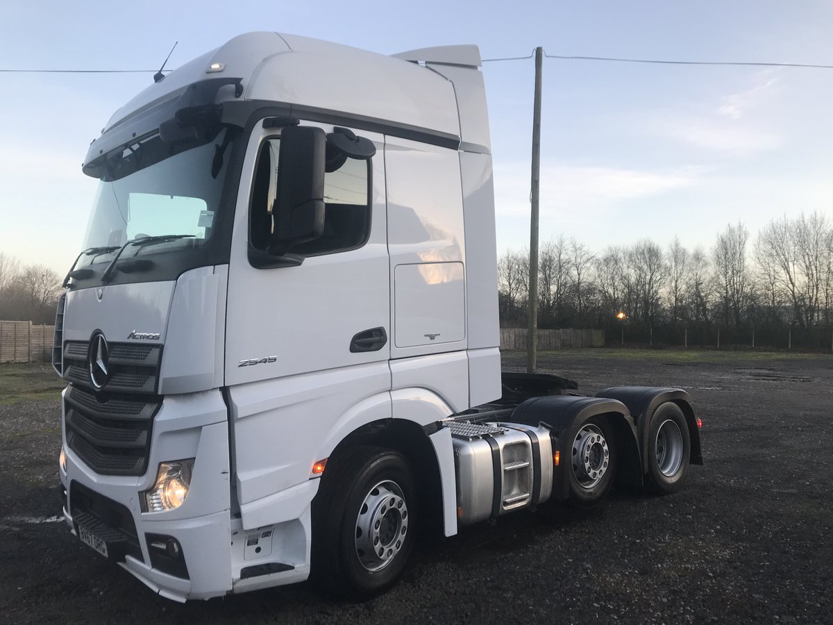 LimitedWiseva's tweet photo. Mercedes Actros 6x2 tractor unit
Big space
Sliding fifth wheel
460 BHP engine
Fridge
12 month contract
£425 PW including maintenance and RFL (exc tyres) https://t.co/gSOgC2Mksv