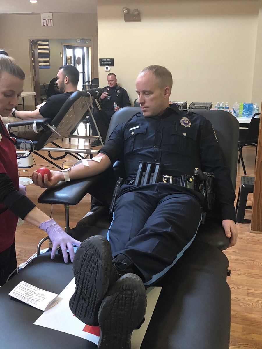 NebraskaCOPS's tweet photo. The #BlueBloodDrive is going strong. Stop by the Omaha Police Officer's Association Hall, 13445 Cryer Av, today.  We are here until 3:00p. #LawEnforcementAppreciationDay #SaveALife #GiveBlood https://t.co/Dp9N7oNUO3