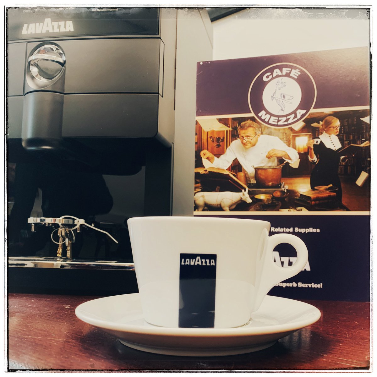 RonanMcGrade's tweet photo. Good coffee and good chats @cafe_mezza on a chilly Thursday afternoon.
#cafemezza #lavazza #coffee #hardtabate https://t.co/TwRZ9lFgzA