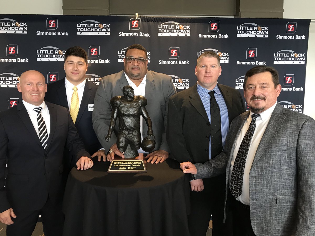 BVille_West_FB's tweet photo. Congrats again the our very own @JadenMuskrat for being selected Arkansas Lineman of the Year! https://t.co/UOlNhJH8m6