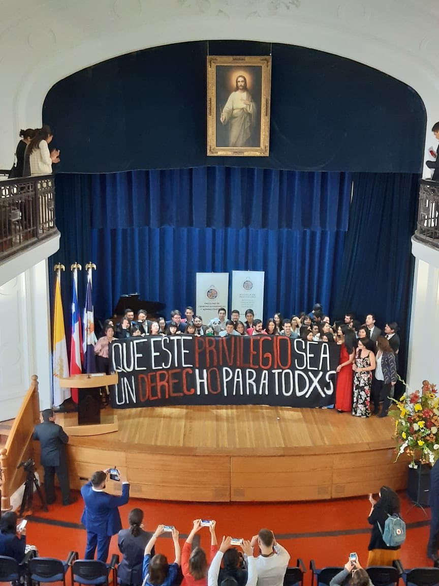 galegriasolis's tweet image. Titulados de Periodismo 2019 PUCV 🔥✊🏽