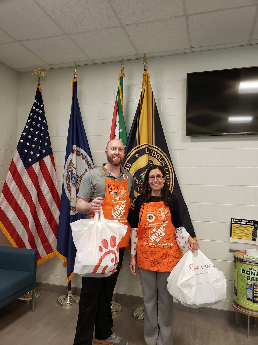 Alex Rudat (@alex_rudat) on Twitter photo Showing some love to the Ashburn <a href="/LoudounSheriff/">Loudoun County Sheriff's Office</a> with food and a signed apron for all they do keeping our community safe. Thank you for all you do everyday!!! #LawEnforcementAppreciationDay #WeAreTheMidAtlantic Showing some love to the Ashburn <a href="/LoudounSheriff/">Loudoun County Sheriff's Office</a> with food and a signed apron for all they do keeping our community safe. Thank you for all you do everyday!!! #LawEnforcementAppreciationDay #WeAreTheMidAtlantic