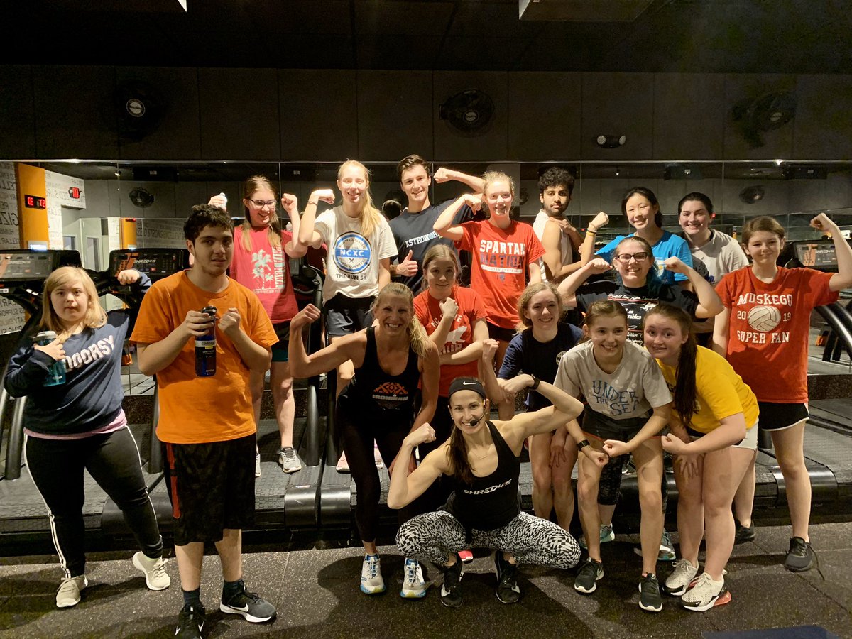 GotHealth_10's tweet photo. Well this group sure did crush it today at Shred 415! #cardio #strength #intervalworkout #personalfitness 🏃🏼♀️💪🏻🏃🏾♂️💪🏽 https://t.co/I2Eou3GuZp
