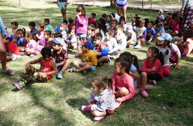 DLapampa's tweet photo. Técnicos y funcionarios del #ProVida visitaron hoy las localidades de Eduardo Castex y Conhello donde se observó una gran cantidad de participantes del programa https://t.co/jfhToddcVL