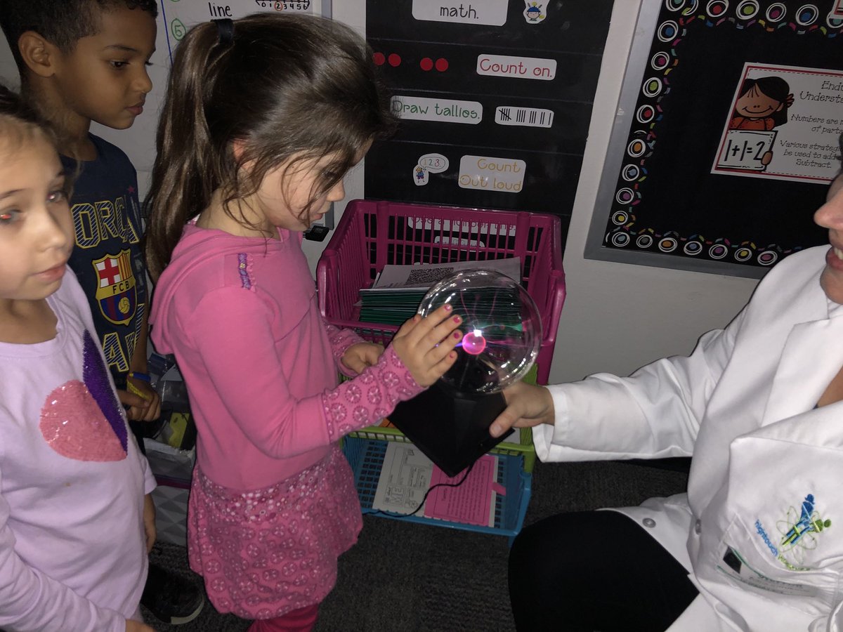 lorribrehm's tweet photo. K2 Scientists at work! #cisdceleberation #cisdlearns#cisdscience #tinytexans #tcetexans https://t.co/yKHfNfQoVC