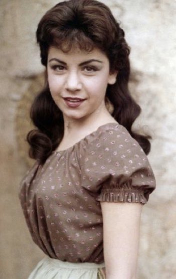 bonbonsandbooks's tweet photo. Americaโs sweetheart #Annette #MickyMouseClub ๐ https://t.co/fP3TOh0bIJ