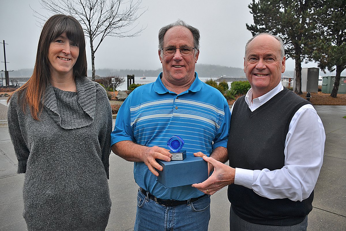 MirrorEditor (@editormirror) on Twitter photo Nice to see people who make big contributions get recognized. Kidney Fundation recognizes Tom Clark, Jen Lewis. <a href="/CRMirror/">Campbell River Mirror</a> <a href="/BlackPressMedia/">Today in BC</a> #campbellriver #kidneyfoundation #fundraiser campbellrivermirror.com/community/kidn… Nice to see people who make big contributions get recognized. Kidney Fundation recognizes Tom Clark, Jen Lewis. <a href="/CRMirror/">Campbell River Mirror</a> <a href="/BlackPressMedia/">Today in BC</a> #campbellriver #kidneyfoundation #fundraiser campbellrivermirror.com/community/kidn…