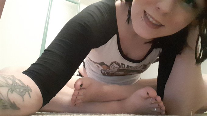 Toes toes and more toes ! #lovefeet #footlover #toes #soles #prettyfeet #sexysoles #sexytoes #footfettish<a href="/tag/lovefeet"class="tags">#lovefeet</a><a href="/tag/footlover"class="tags">#footlover</a><a href="/tag/toes"class="tags"><span>#toes</span></a><a href="/tag/prettyfeet"class="tags"><span>#prettyfeet</span></a><a href="/tag/footfettish"class="tags"><span>#footfettish</span></a><a href="/tag/soles"class="tags"><span>#soles</span></a><a href="/tag/sexysoles"class="tags"><span>#sexysoles</span></a>