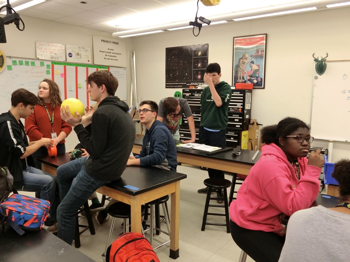 frc7275's tweet photo. Working hard, 'cause its build season!  So excited to see how our robot turns out!

May the force be with us all. https://t.co/wTdsxTikdp