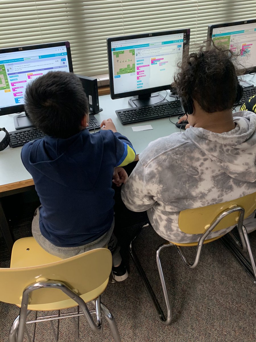 I love it when students teach other students! Practicing using conditionals in the fifth grade. <a href="/codeorg/">Code.org</a> <a href="/GirlsWhoCode/">Girls Who Code</a>