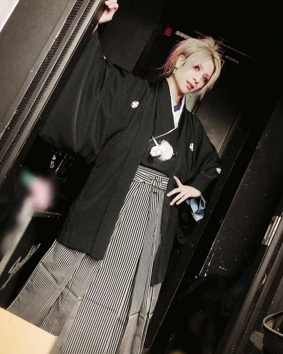 _Gotcharocka_'s tweet photo. #JUN - 2019.12.31 (instagram)
-
2019.12.30
“Bounenkai 19”
~Reiwa no ichibanashi no shukyuu osame~
It became the best last live ever
Thanks everyone ✨
・
#GOTCHAROCKA #2019 #Bounenkai #LooksLikeThereWereManyUnexpectedEvents #ItWasReallyFun #ILoveYouGR’s https://t.co/mfNJu2pusL
